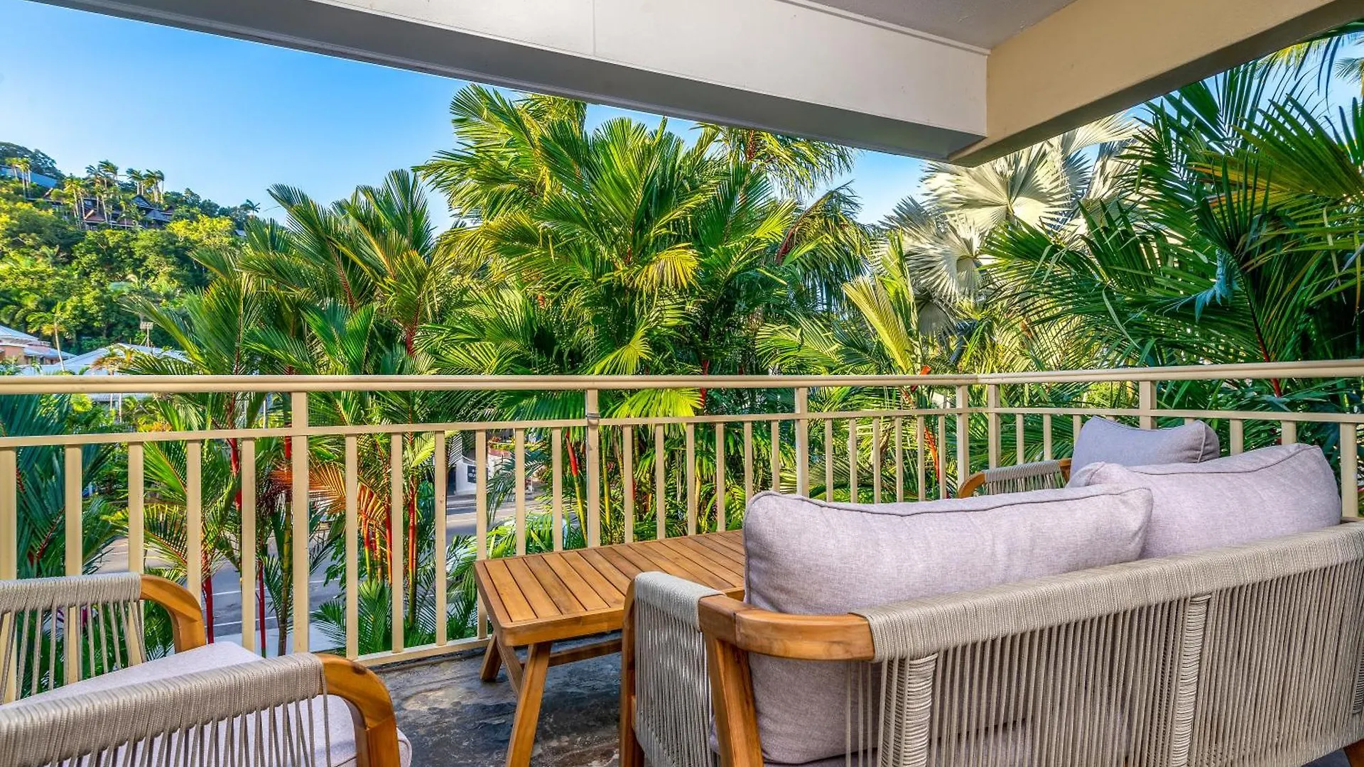 Driftwood Mantaray - Official Onsite Reception And Check In Aparthotel Port Douglas